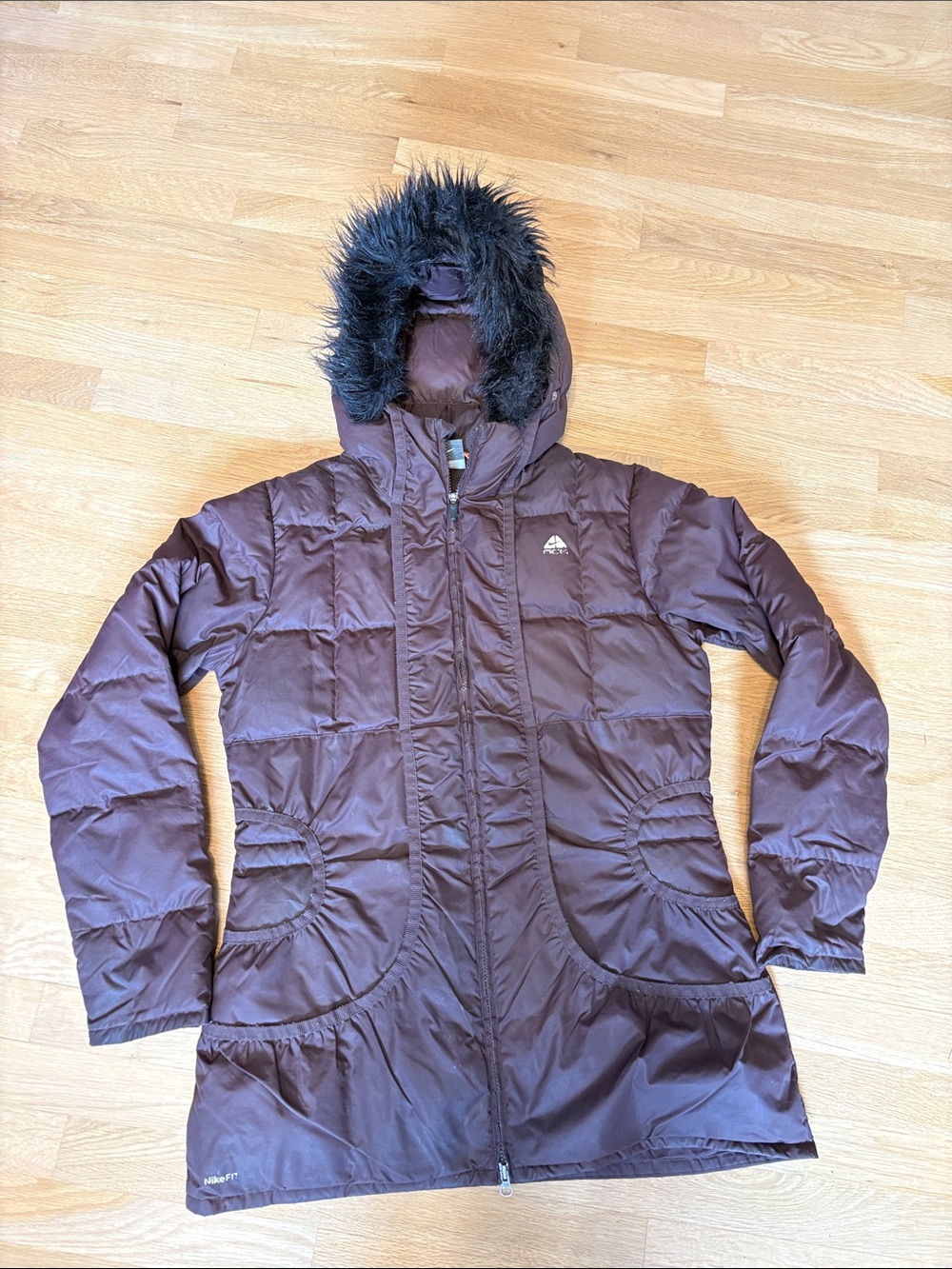 Nike ACG Quilted Down Jacket Womens large gorpcore burgundy fur hood hiking